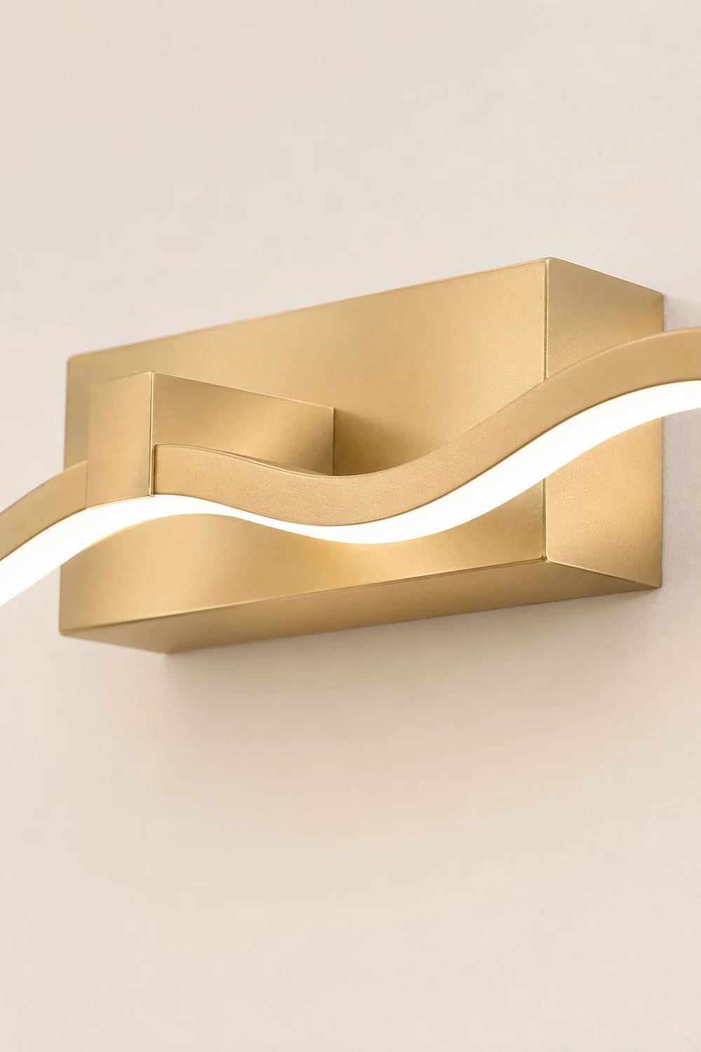 Waveform Linear Wall Light - Lumpaz