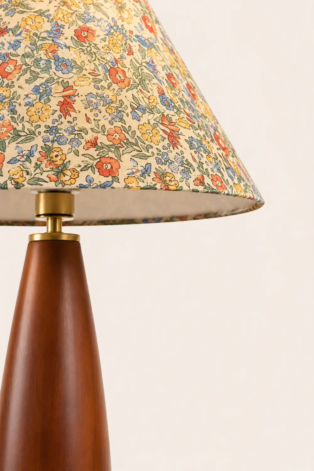 Amelia Blossom Table Lamp - Lumpaz
