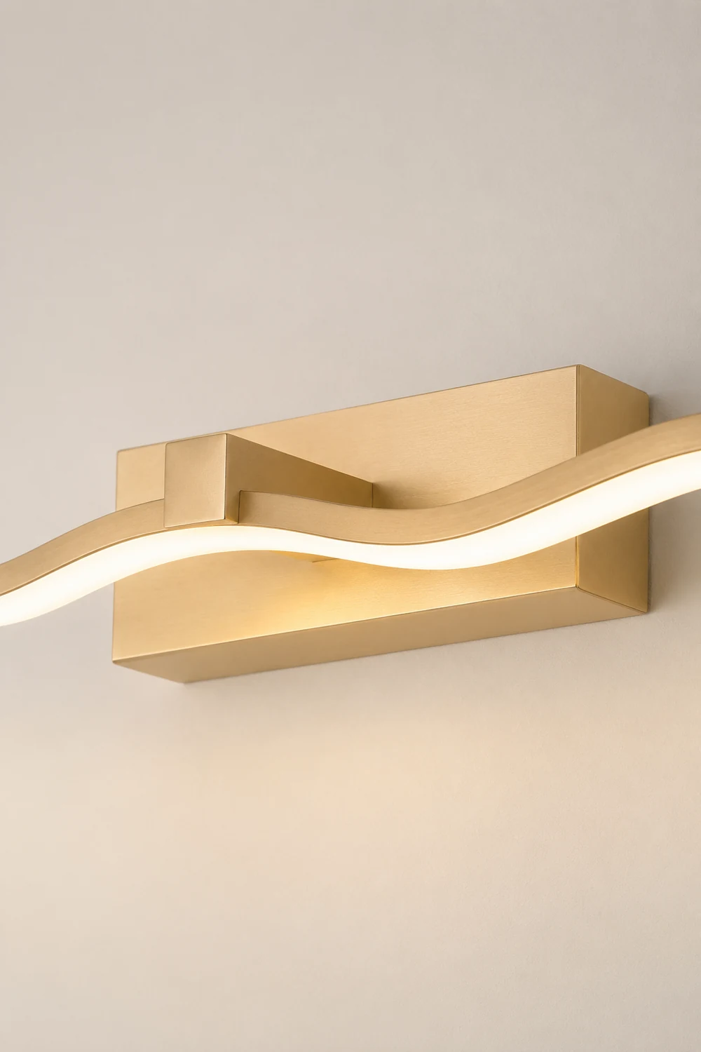 Waveform Linear Wall Light - Lumpaz
