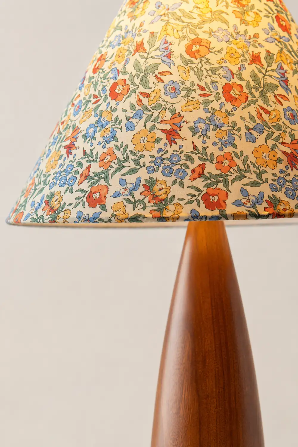Amelia Blossom Table Lamp - Lumpaz