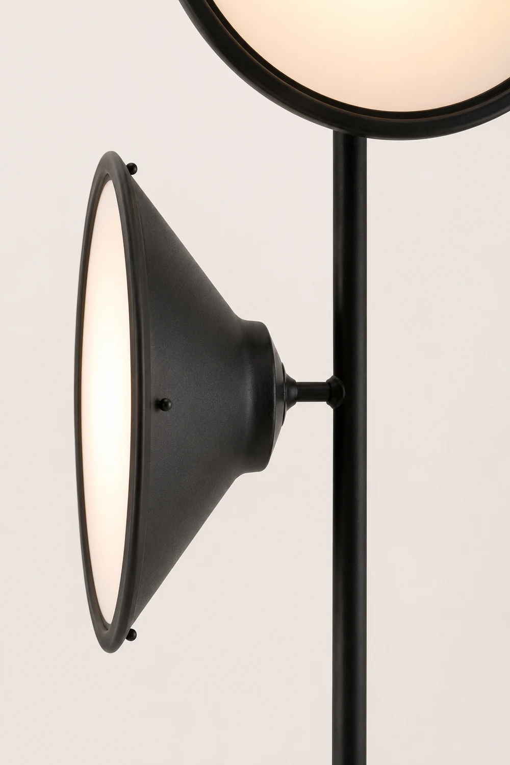 Bulat Floor Lamp - Lumpaz