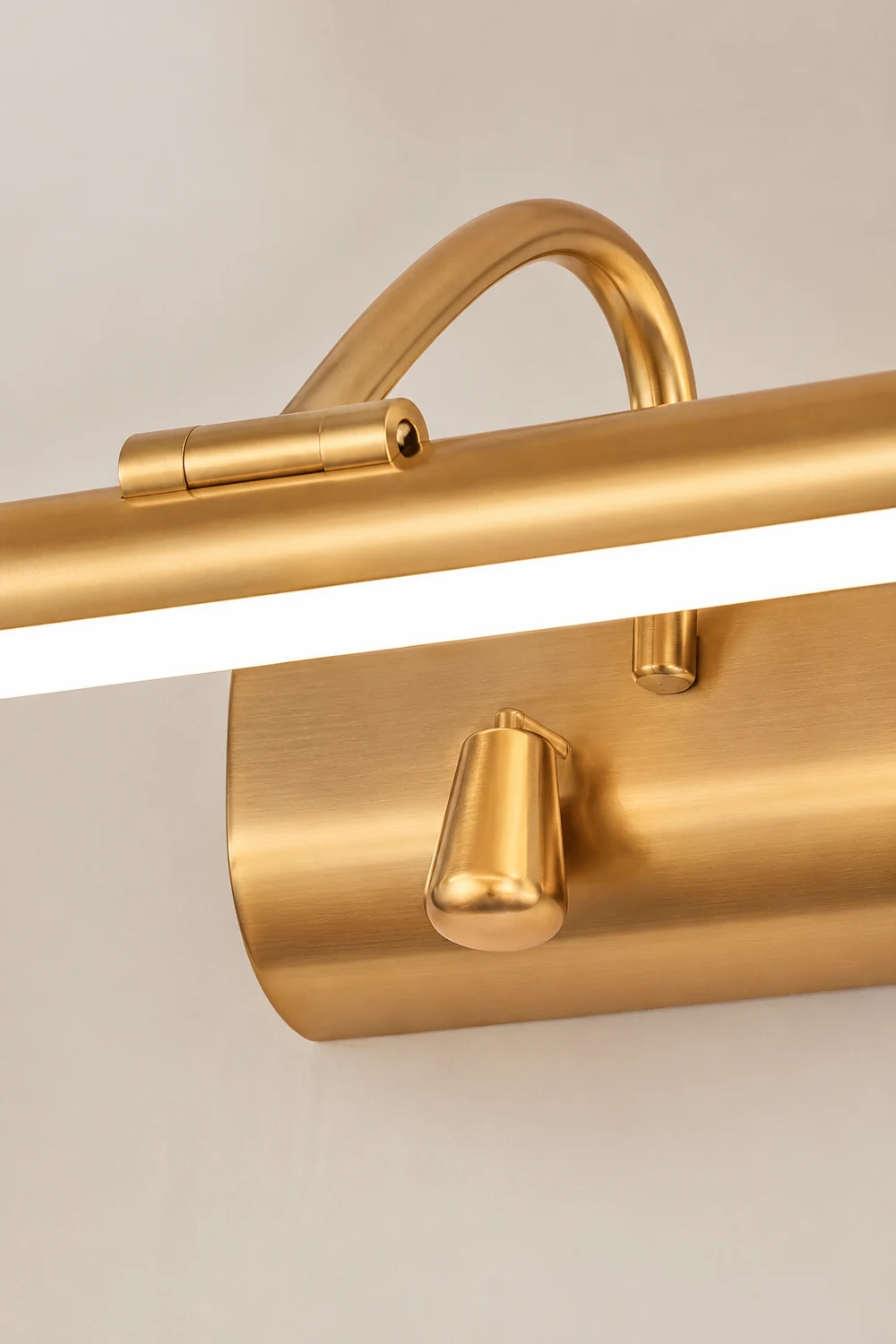 Ellis Linear Wall Lamp - Lumpaz