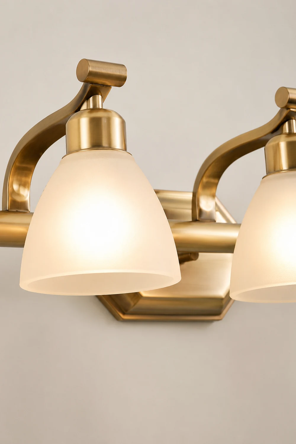 Lana Classic Bath Wall Light - Lumpaz