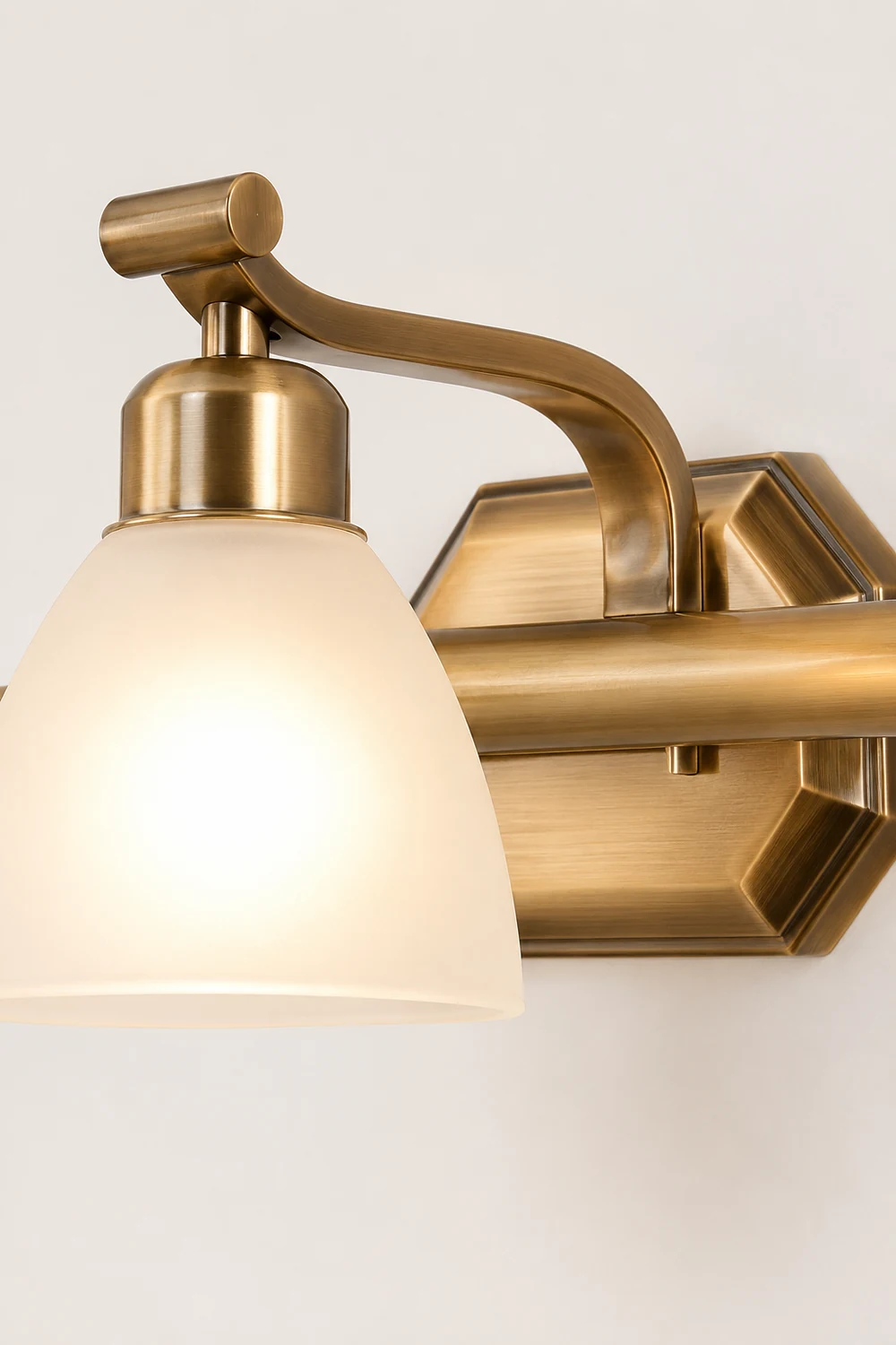 Lana Classic Bath Wall Light - Lumpaz