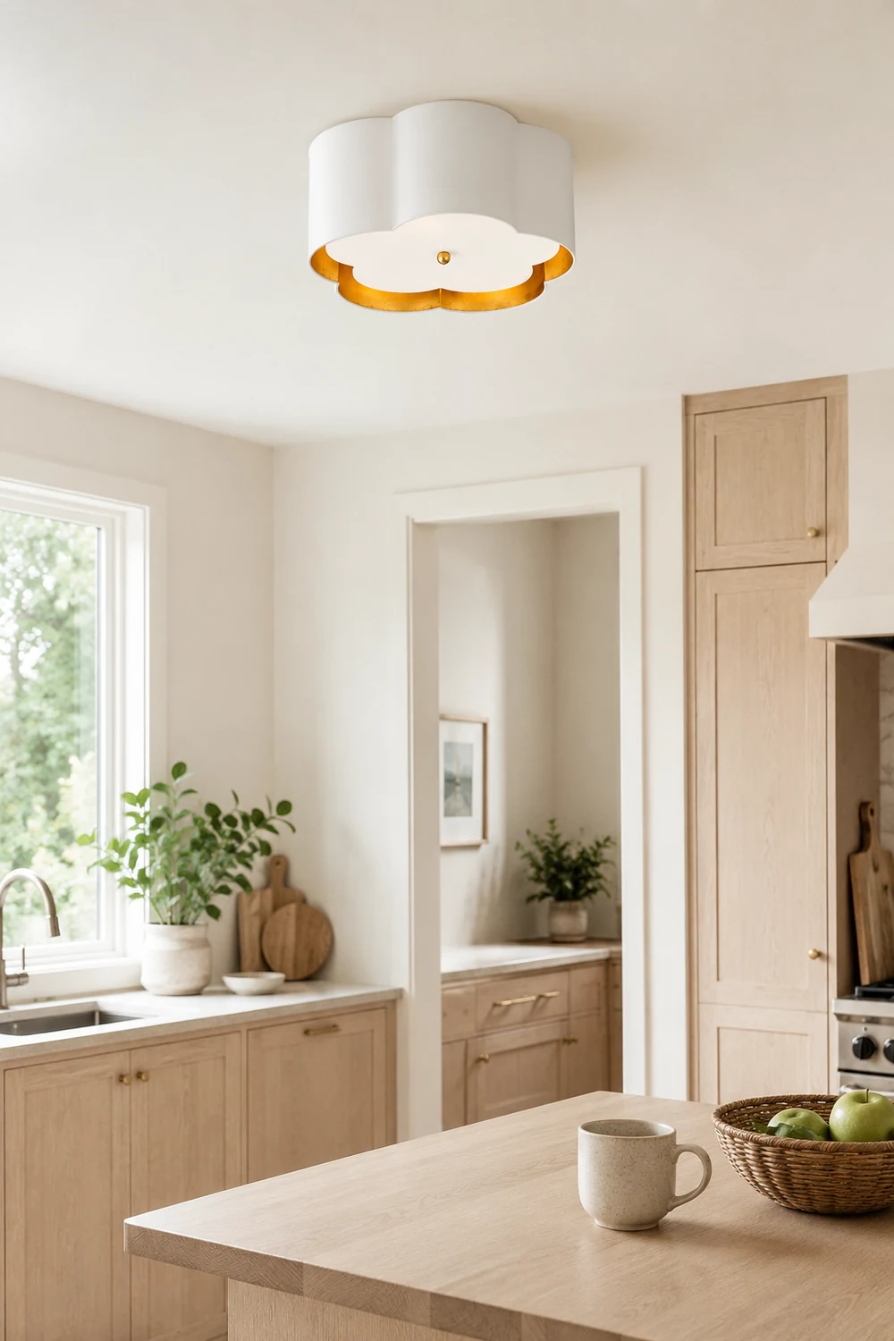 Scalloped Gold Trim Ceiling Light - Lumpaz