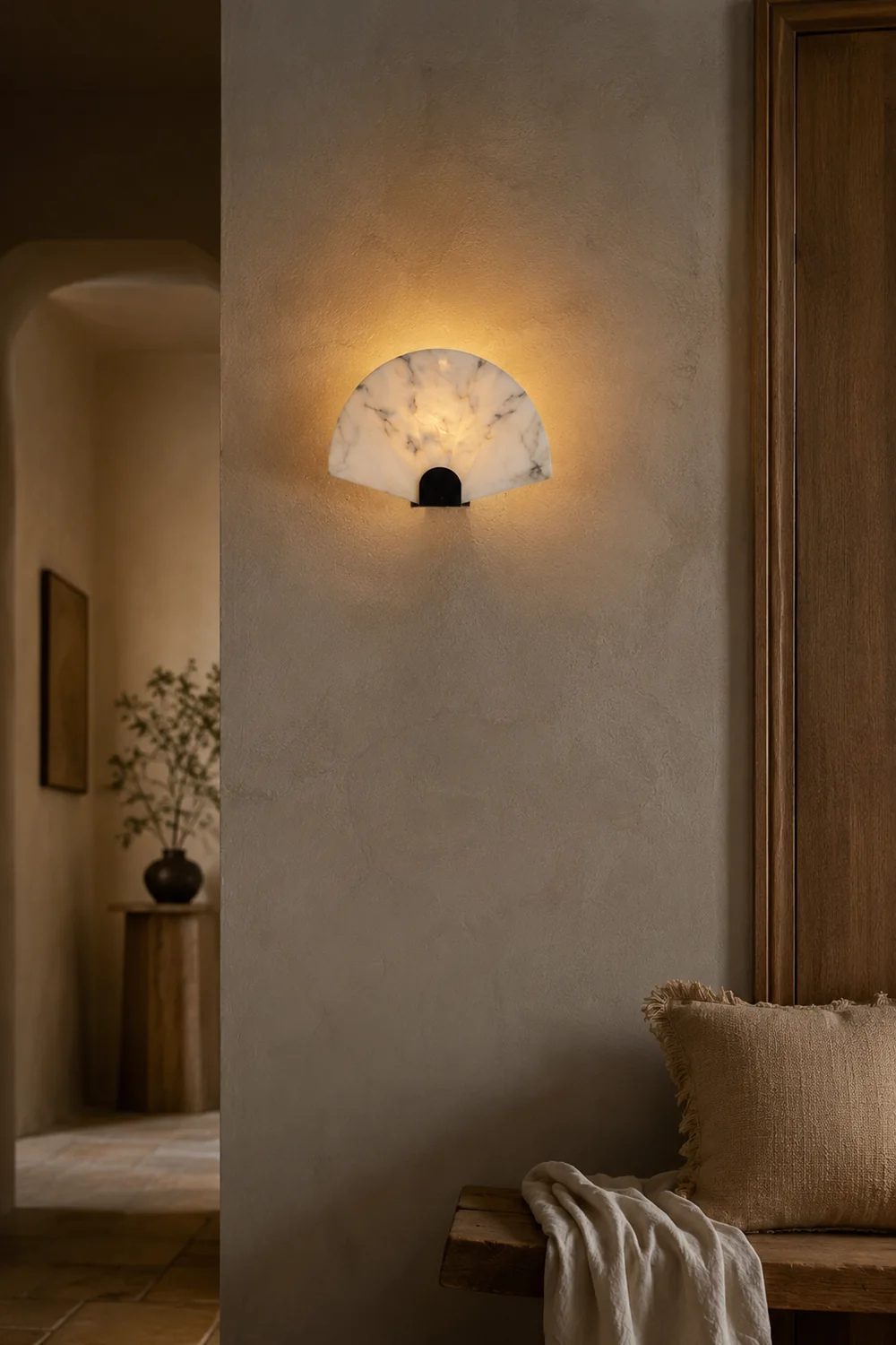 Fan-Shaped Alabaster Wall Light - Lumpaz