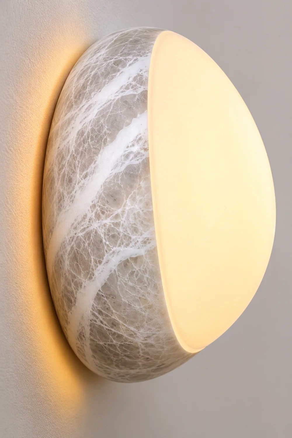 Pebble Alabaster Wall Lamp - Lumpaz