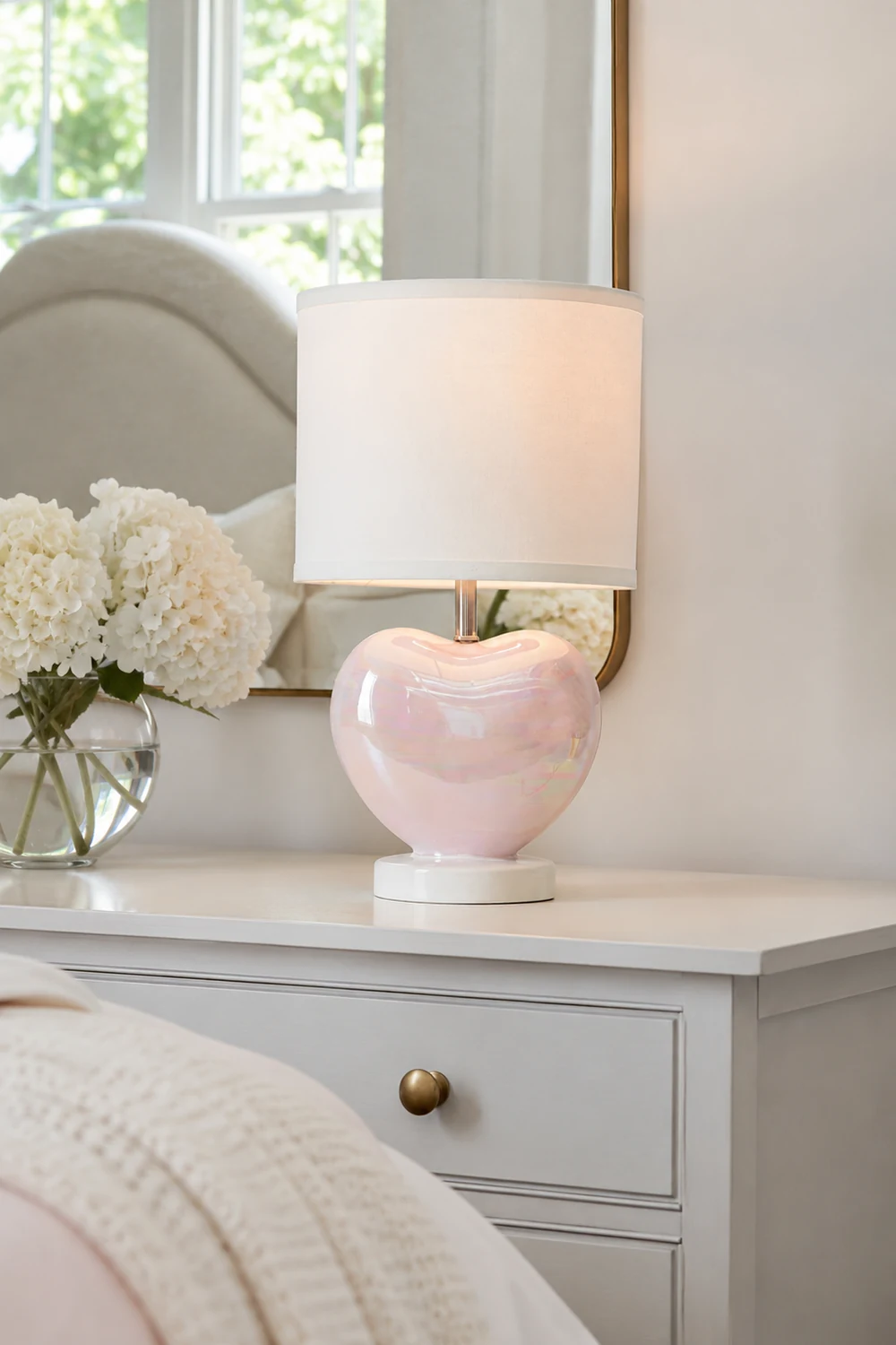 Pearlescent Heart Shape Table Lamp - Lumpaz