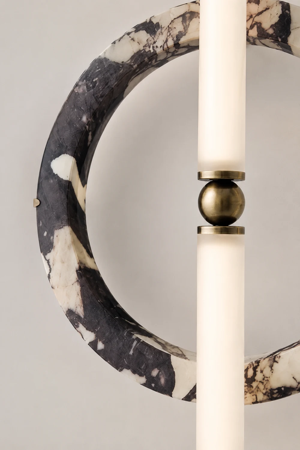 Bulgari marble ring wall lamp - Lumpaz