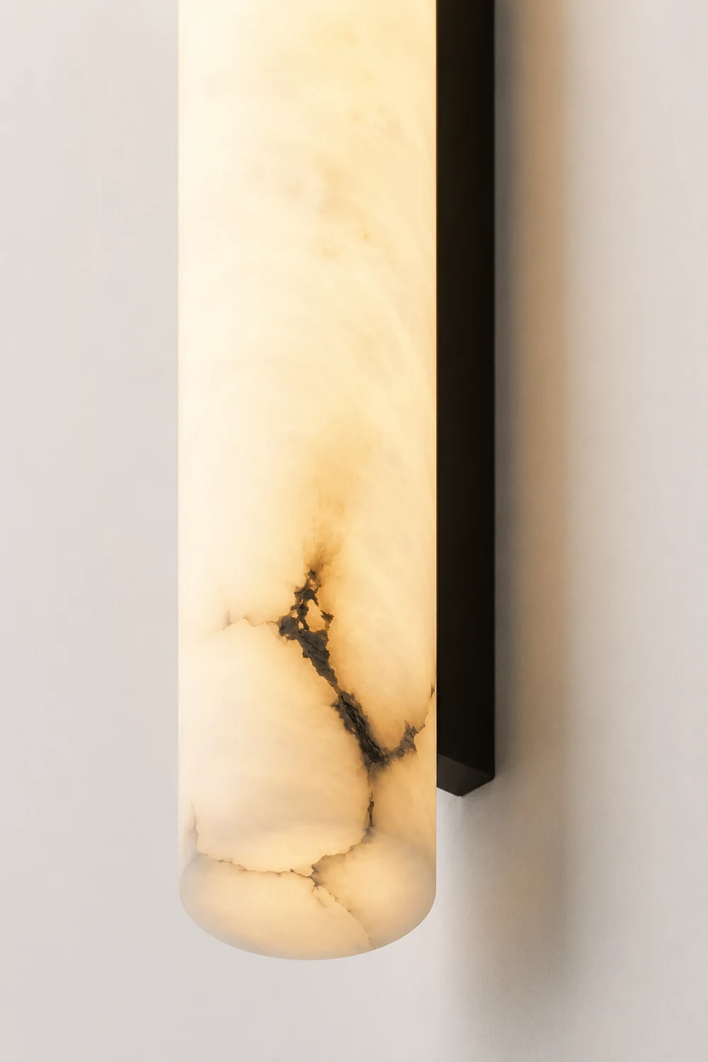 Vertical Alabaster Wall Lamp - Lumpaz
