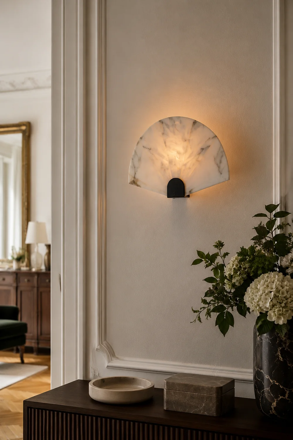 Fan-Shaped Alabaster Wall Light - Lumpaz