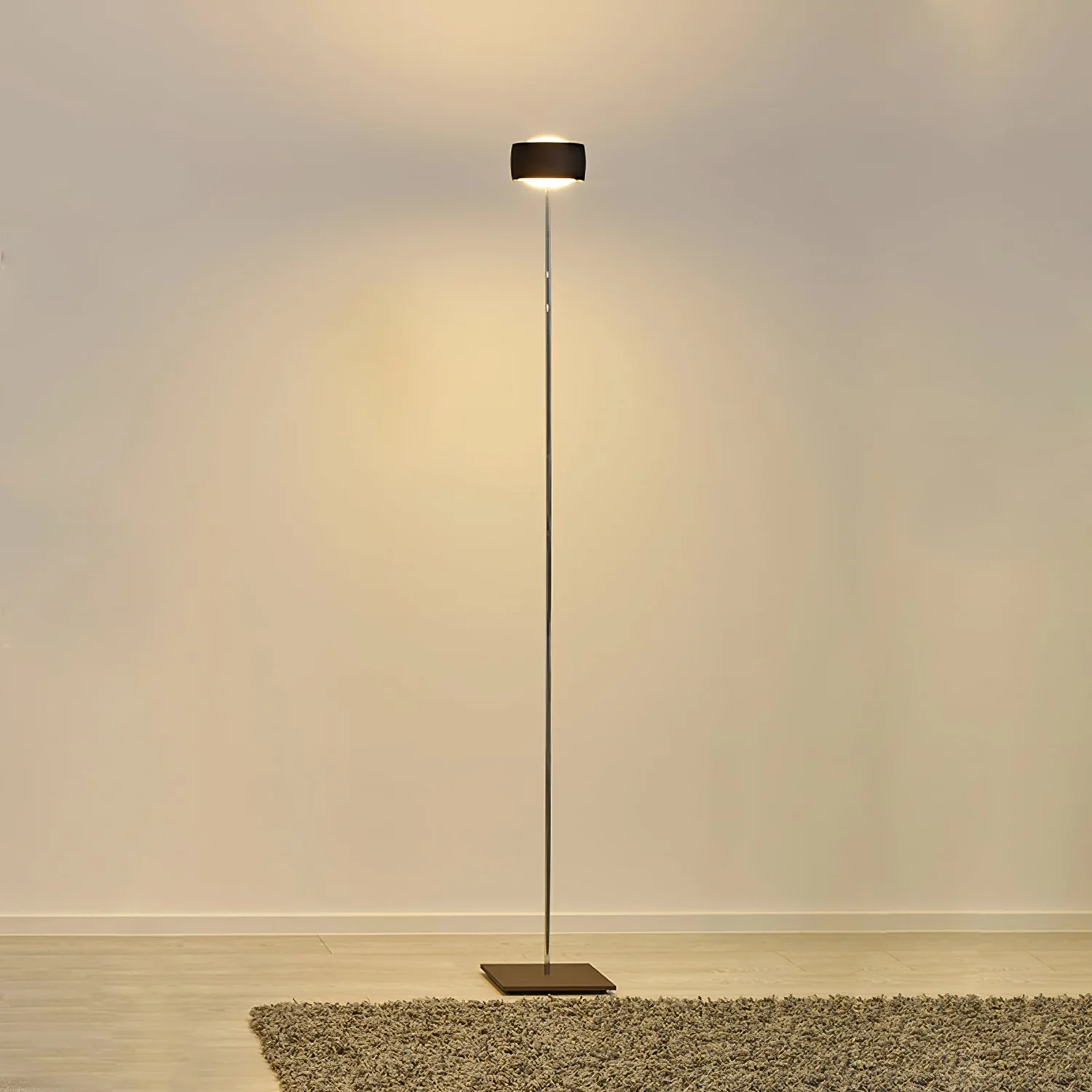 Elegant Thin Pole Floor Lamp - Lumpaz