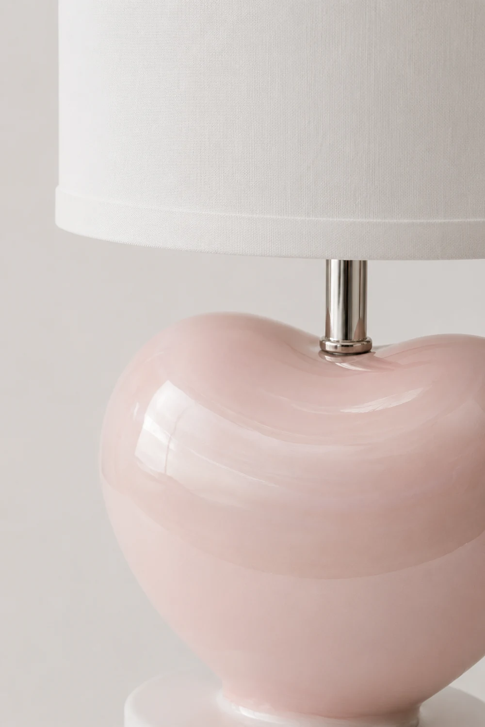 Pearlescent Heart Shape Table Lamp - Lumpaz