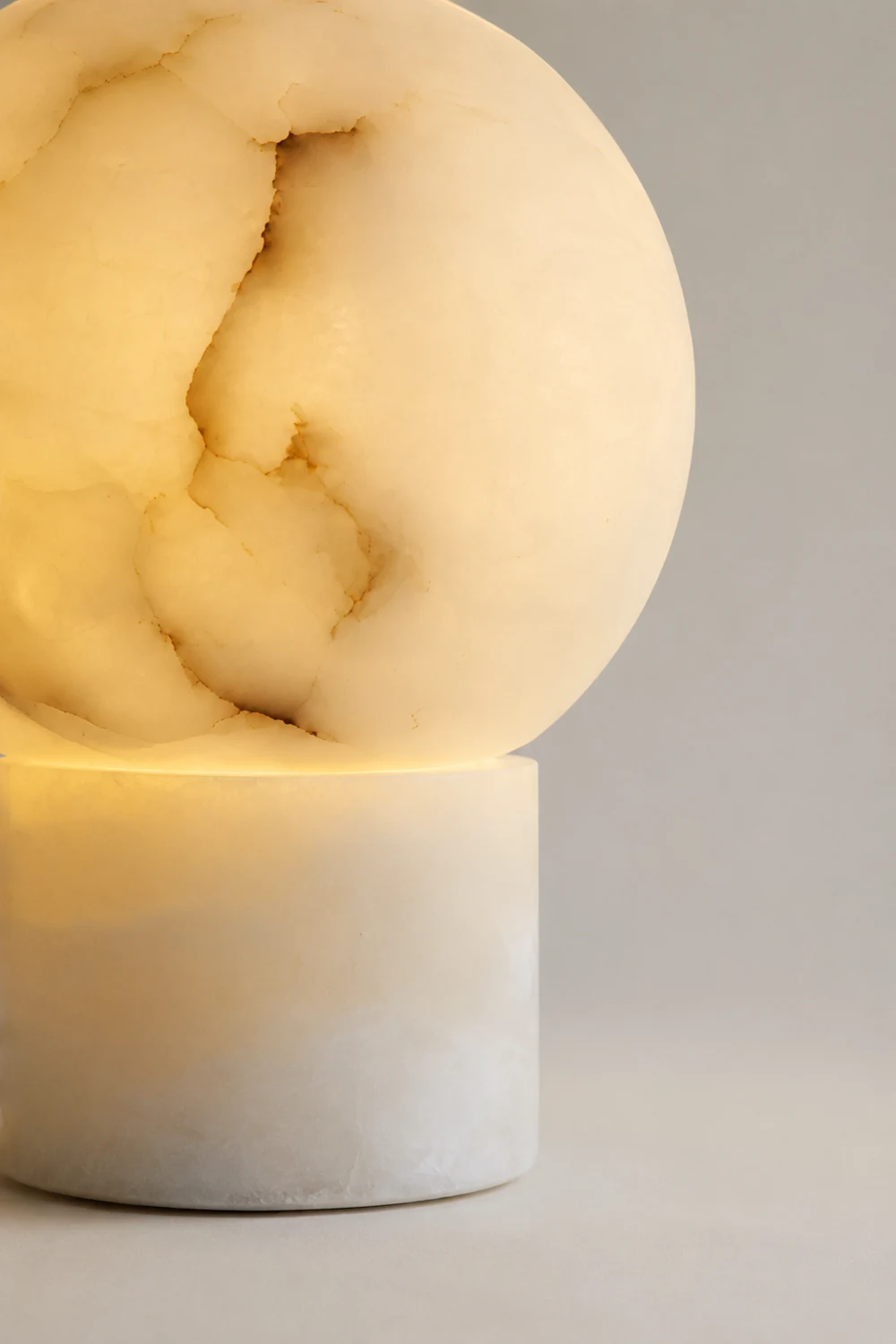 Globe Alabaster Table Lamp - Lumpaz