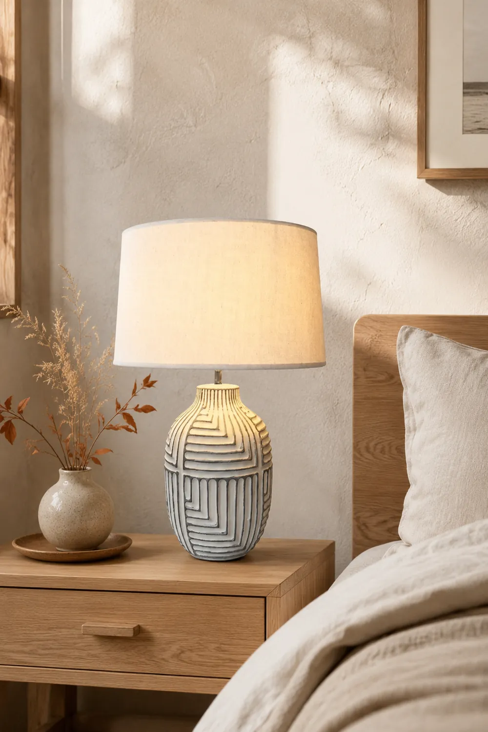 Retro rural woodcarving decorative fabric table lamp - Lumpaz