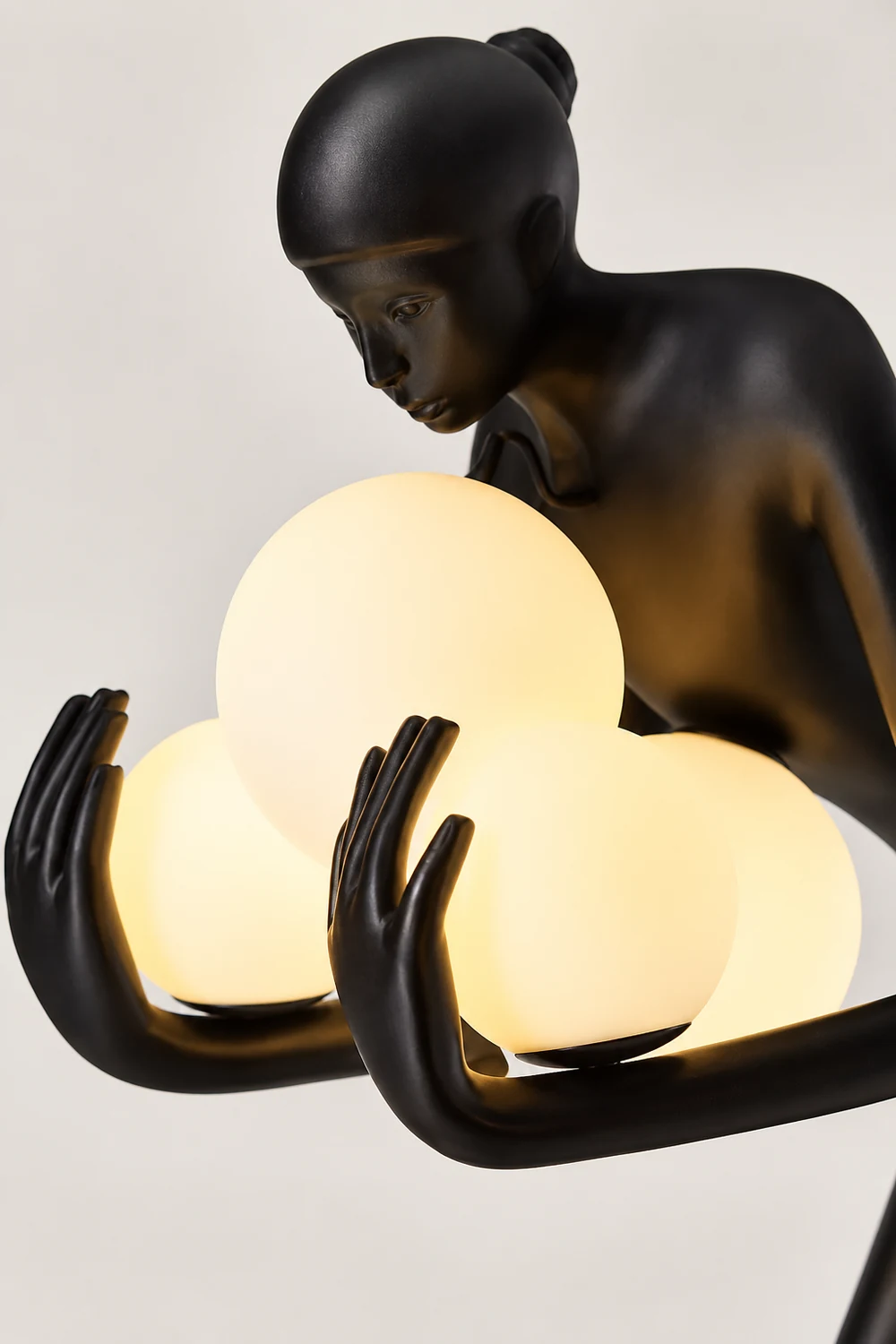 Embrace of Light Sculpture Floor Lamp - Lumpaz