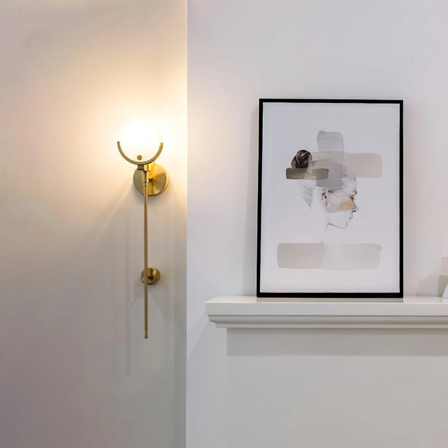 Universal Ava Brass Wall Light - Lumpaz