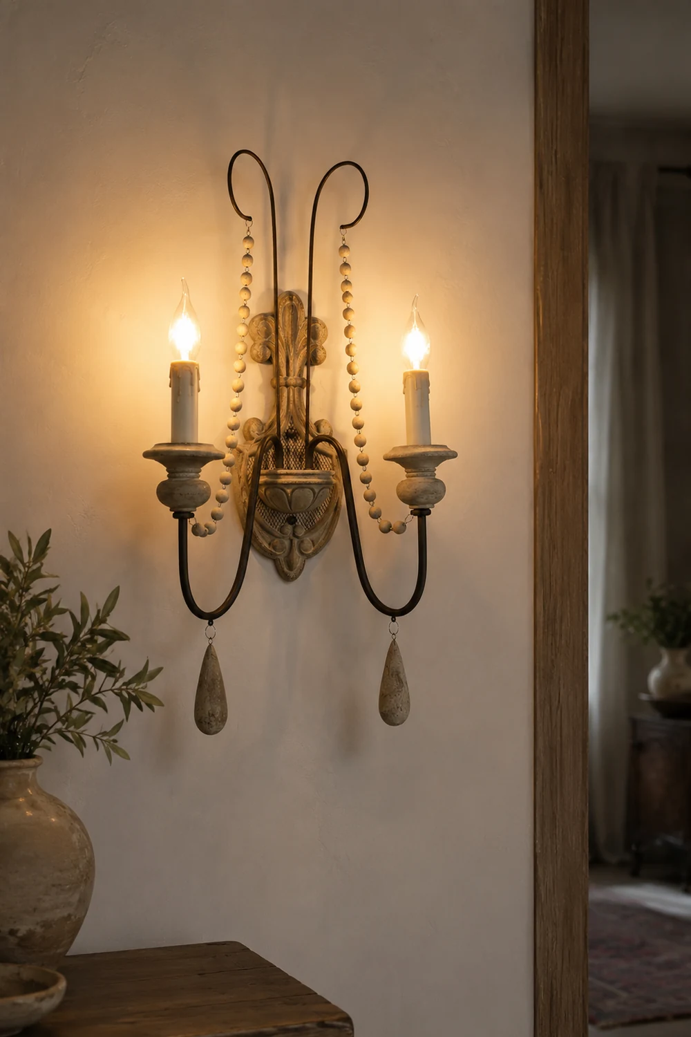 White Metal Wall Sconce with Wood Backplate and 2 Bulbs - Lumpaz