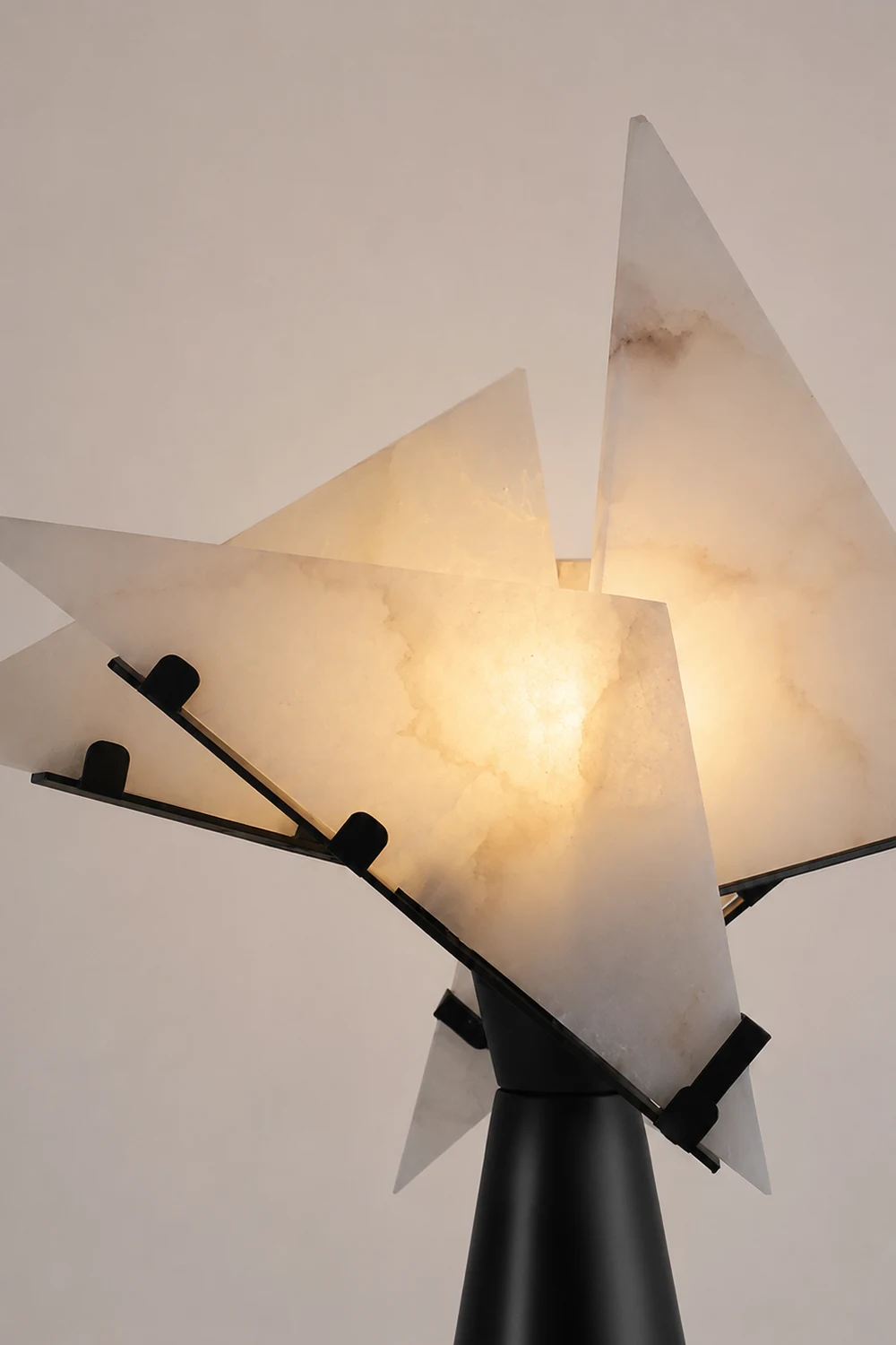 Abstract Alabaster Table Lamp - Lumpaz