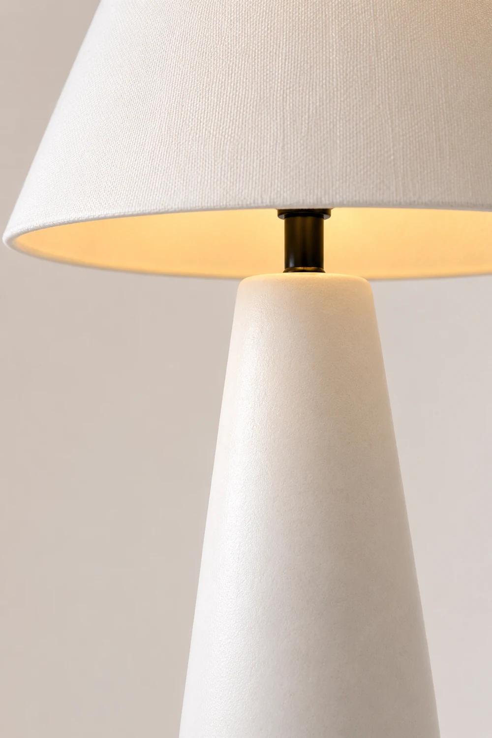 Kara Mann Polar Cement Table Lamp - Lumpaz