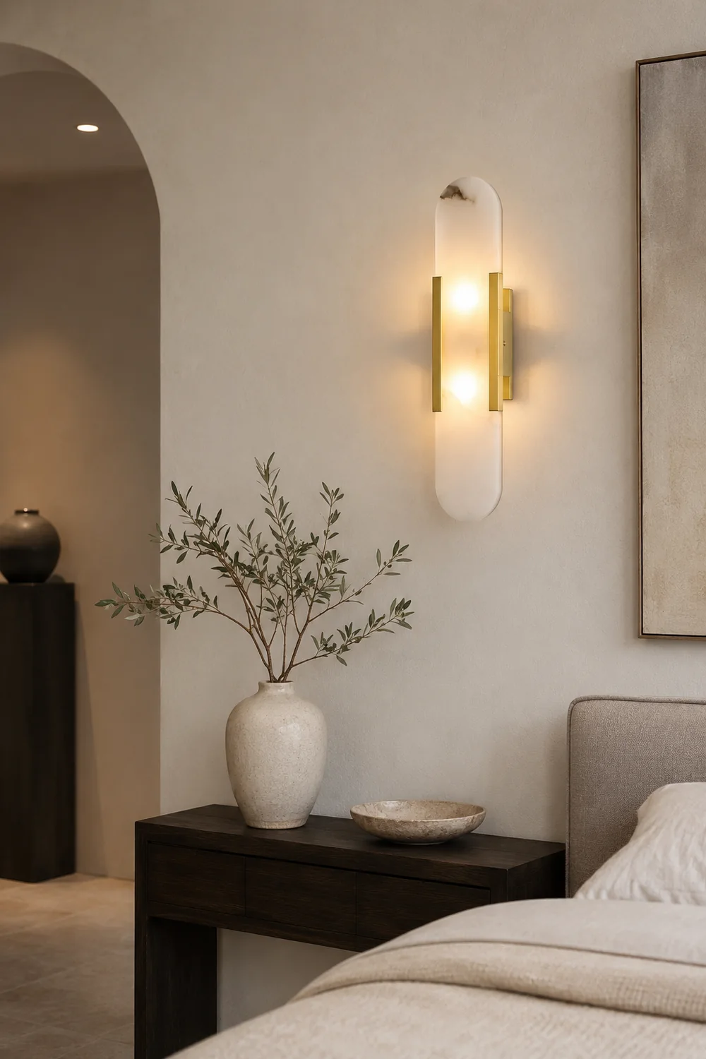 Modern Vertical Alabaster Wall Sconce - Lumpaz