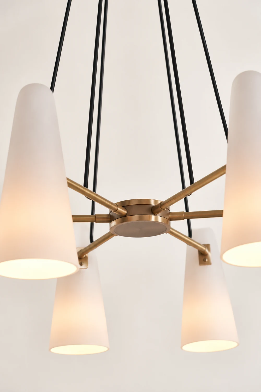 Montfaucon Round Chandelier - Lumpaz