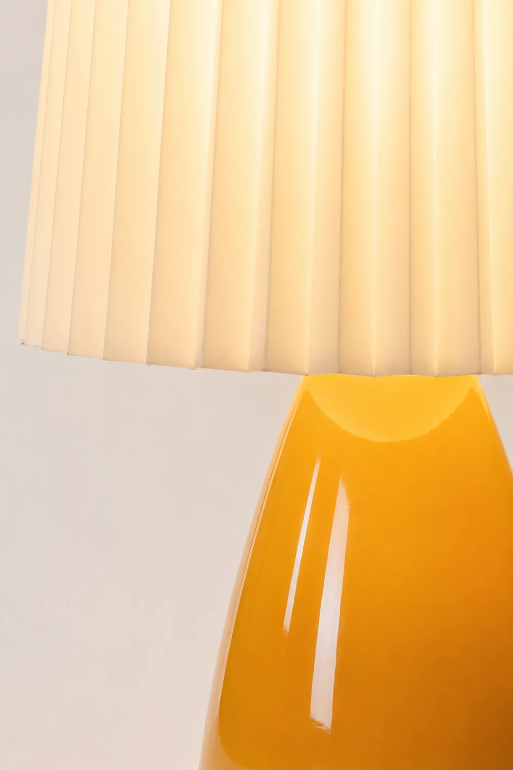 Amber Glow Pleated Shade Table Lamp - Lumpaz