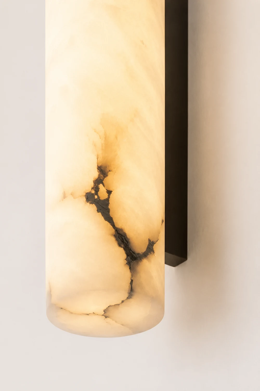 Vertical Alabaster Wall Lamp - Lumpaz