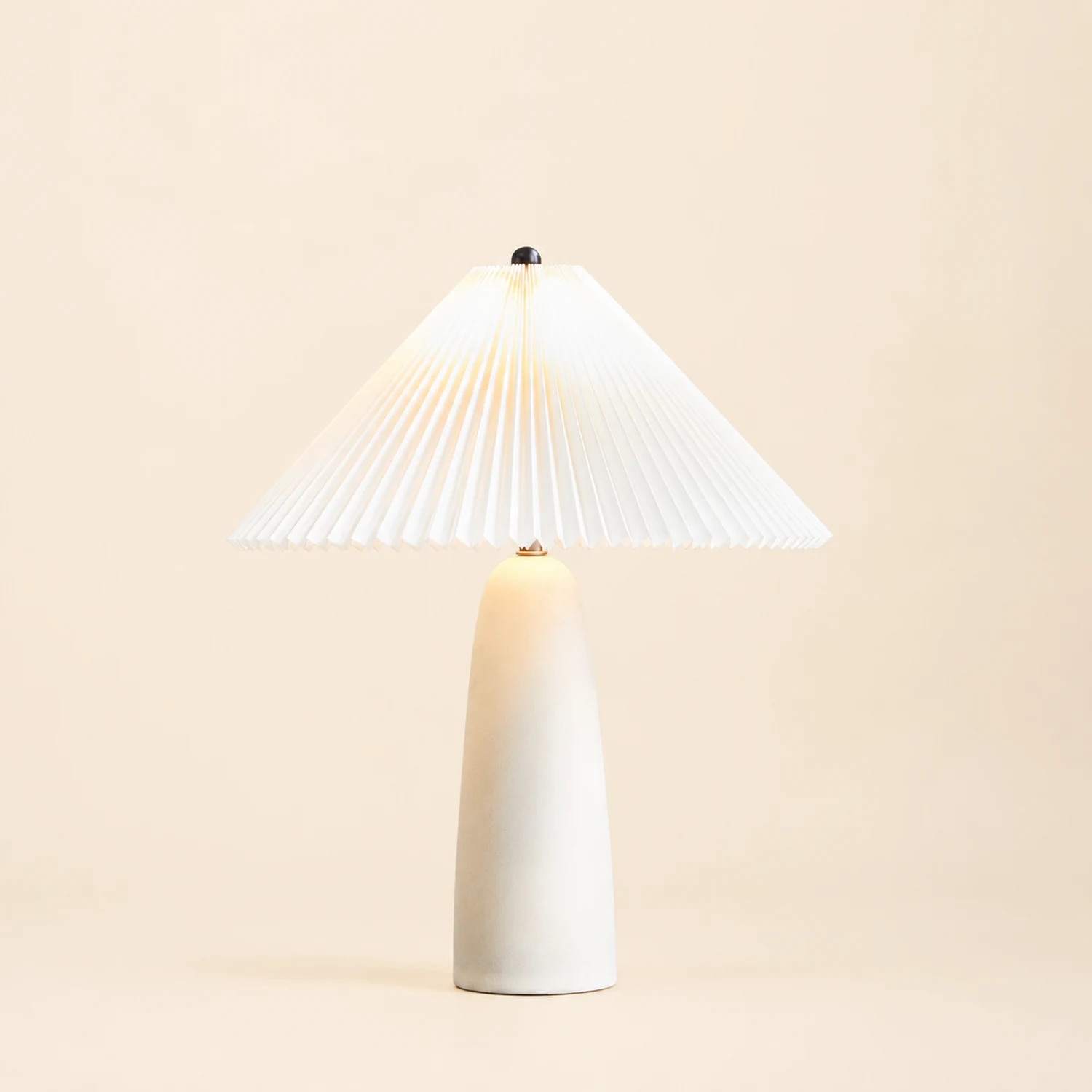 Louis Minimalist Cone Base Table Lamp - Lumpaz