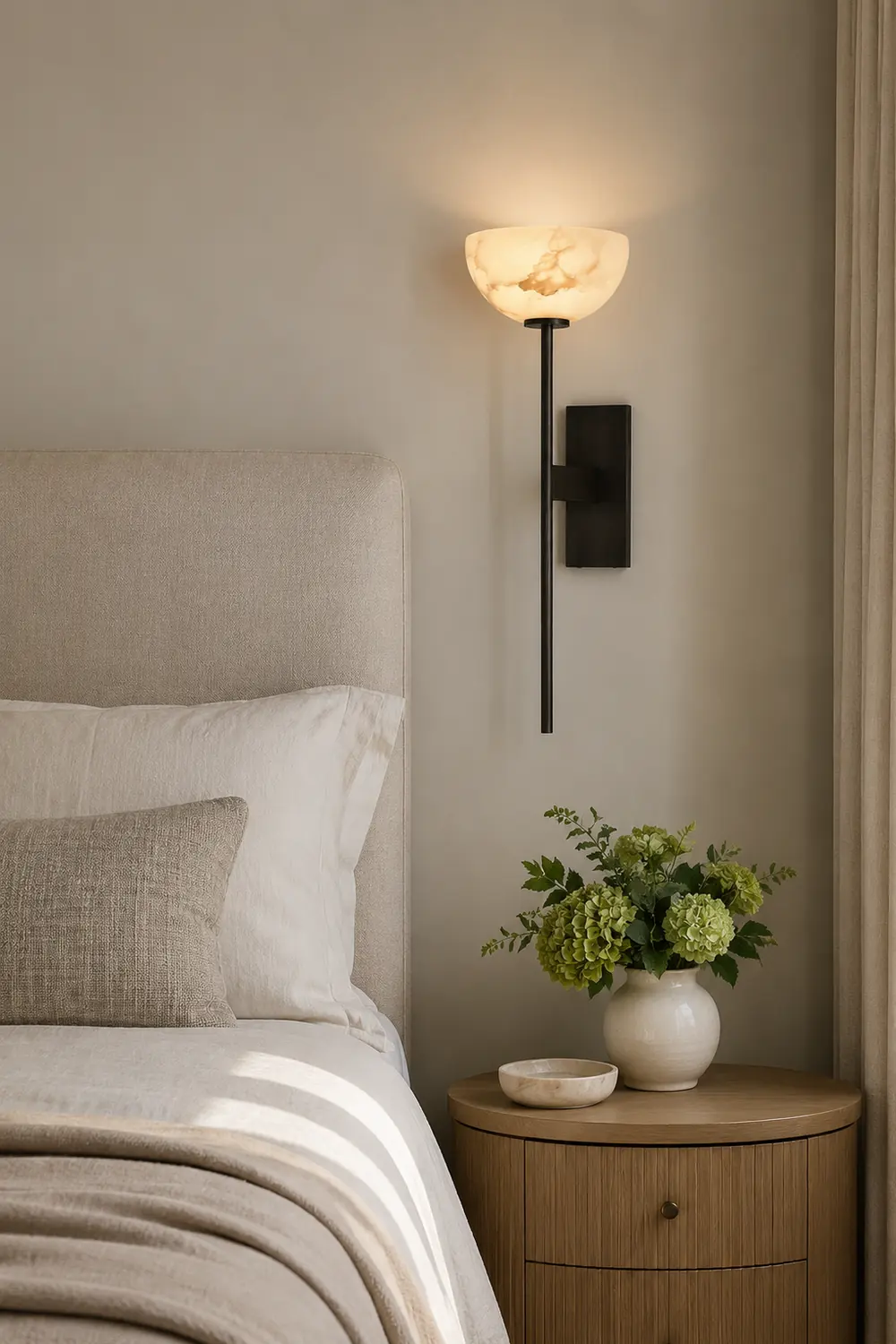 Alabaster Cup Wall Lamp - Lumpaz