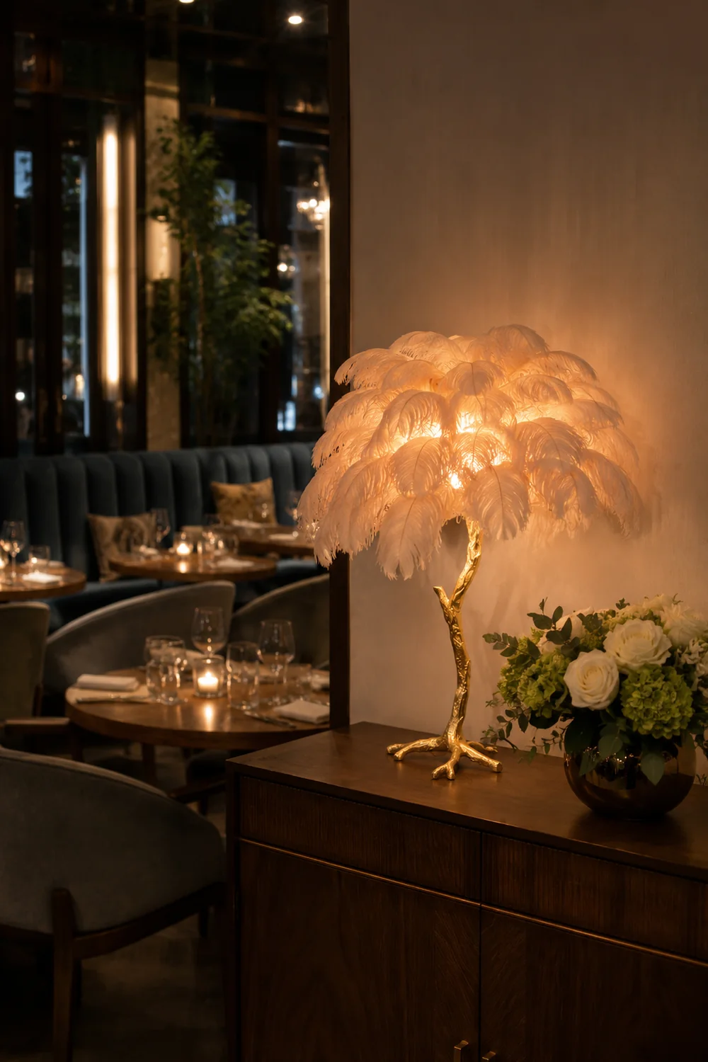 Colorful Ostrich Feather Table Lamp - Lumpaz