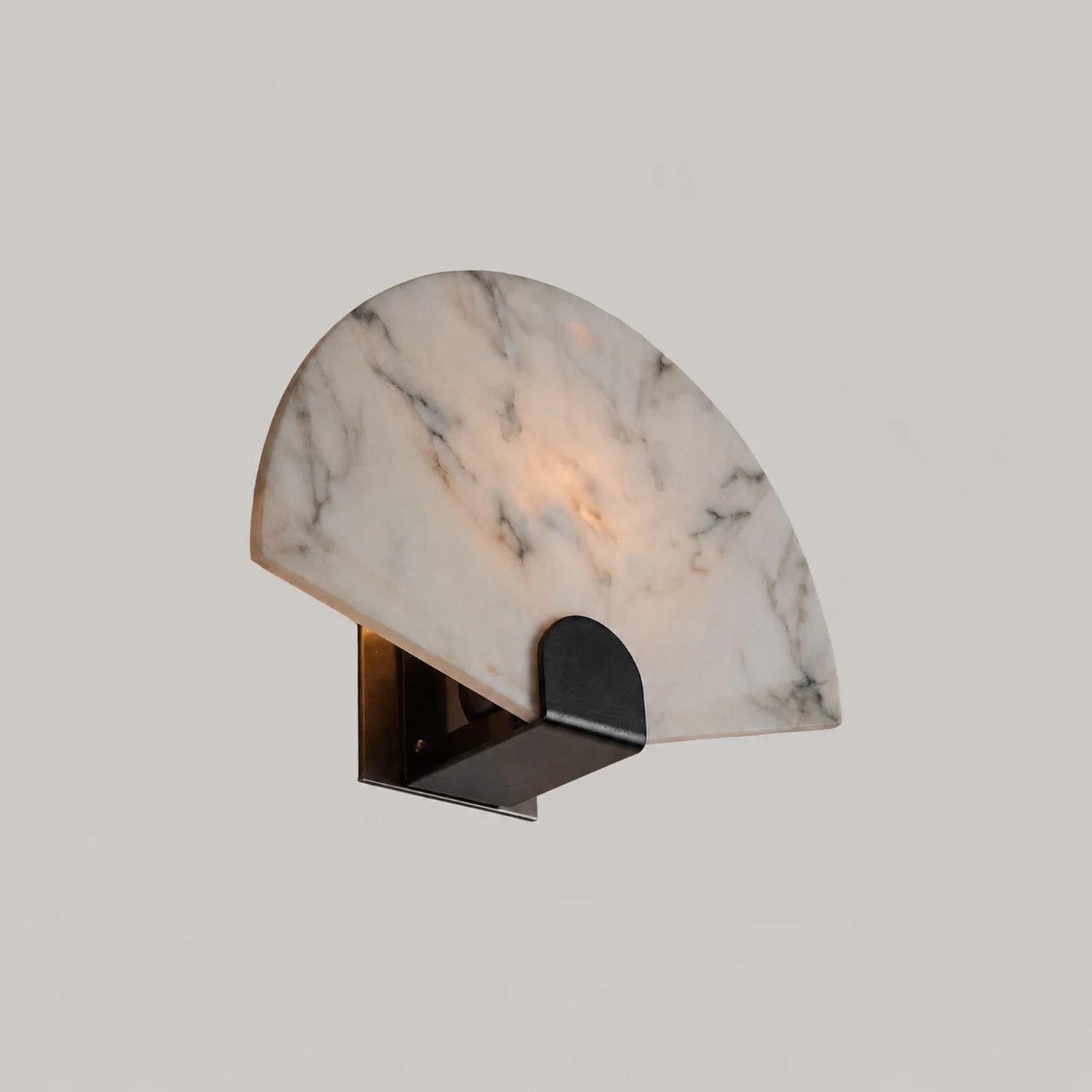 Fan-Shaped Alabaster Wall Light - Lumpaz