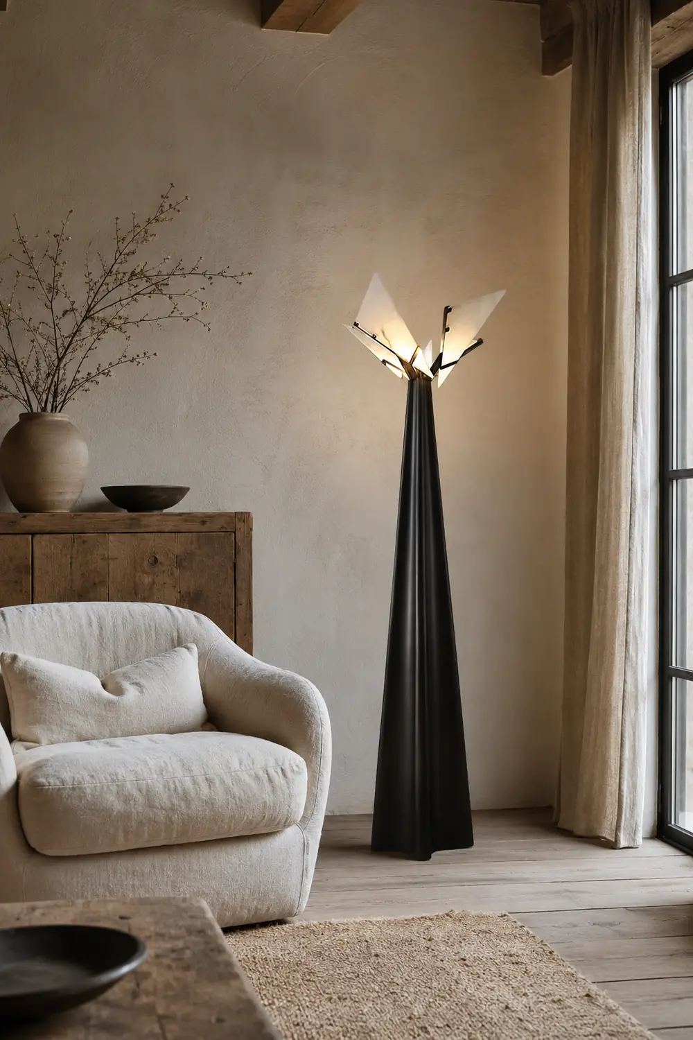 Abstract Black and Alabaster Floor Light - Lumpaz