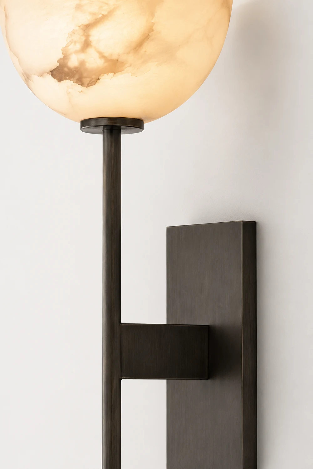 Alabaster Cup Wall Lamp - Lumpaz