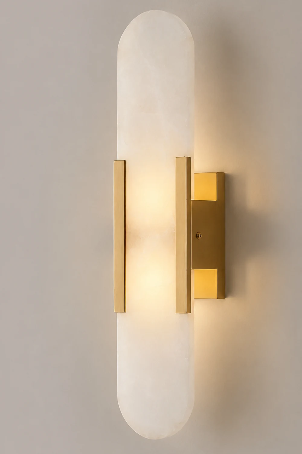 Modern Vertical Alabaster Wall Sconce - Lumpaz