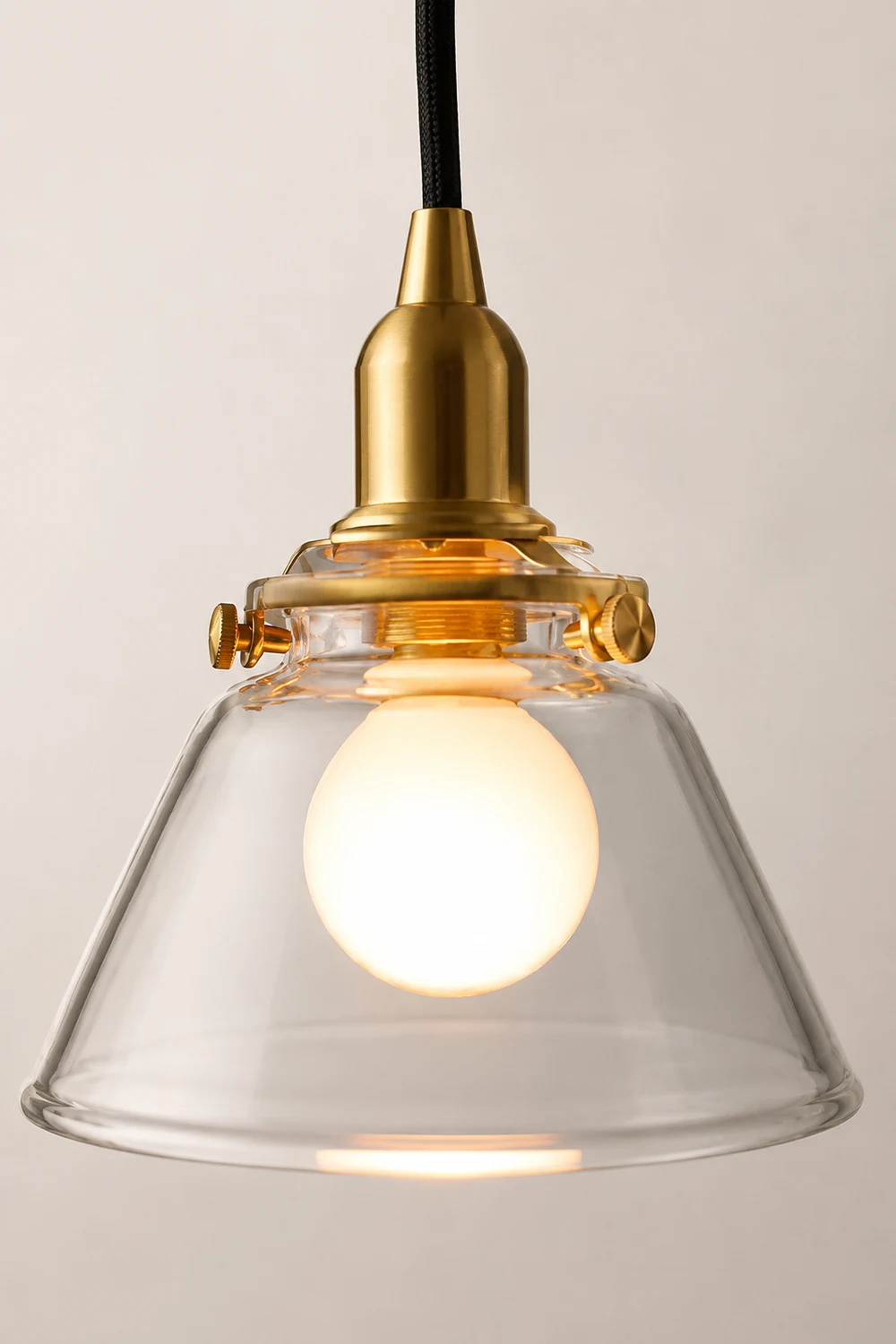 Minimalist Cone Shaped Glass Pendant Lamp - Lumpaz