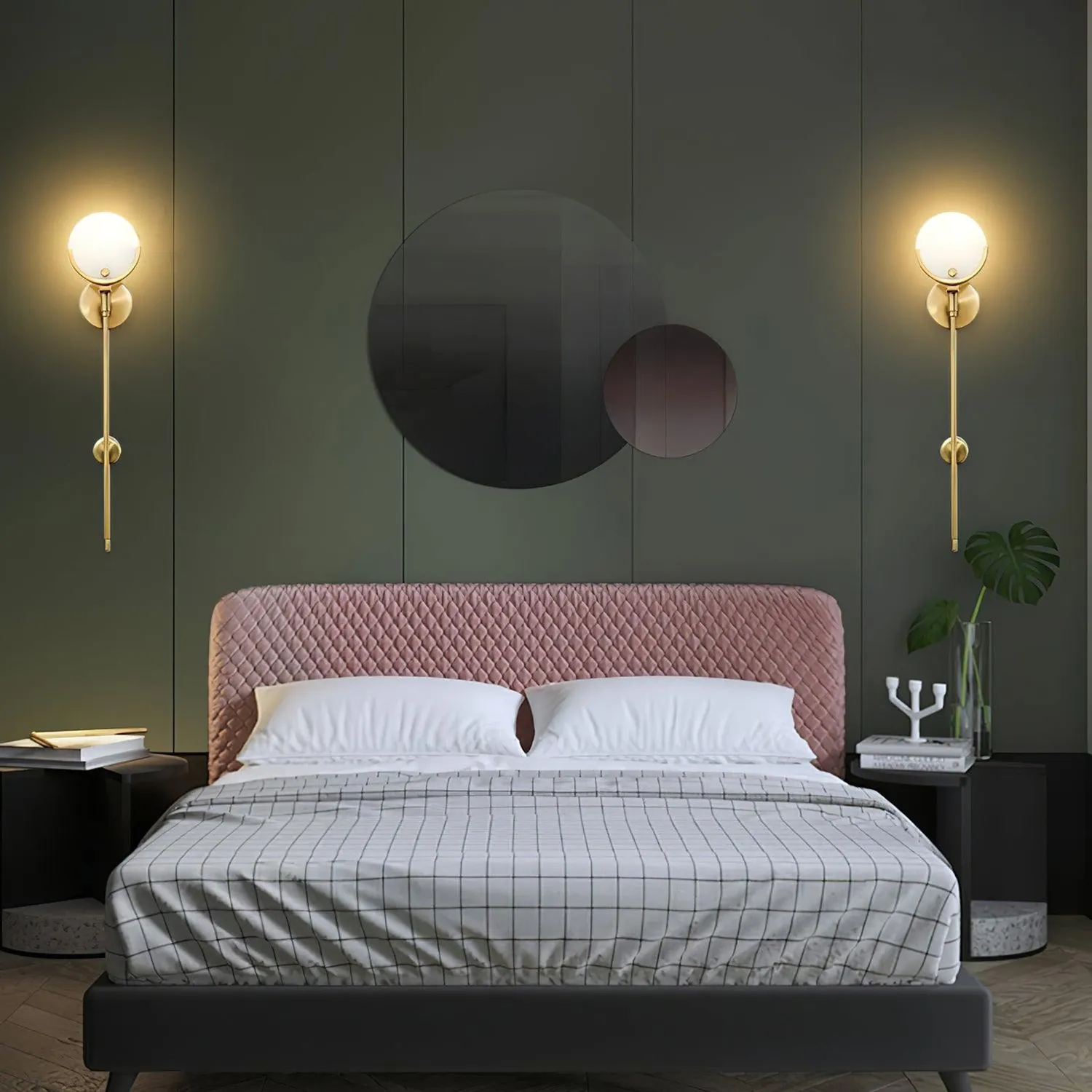Universal Ava Brass Wall Light - Lumpaz