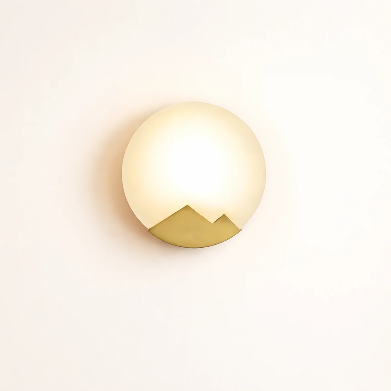 Brass and Alabaster Round Wall Light - Lumpaz