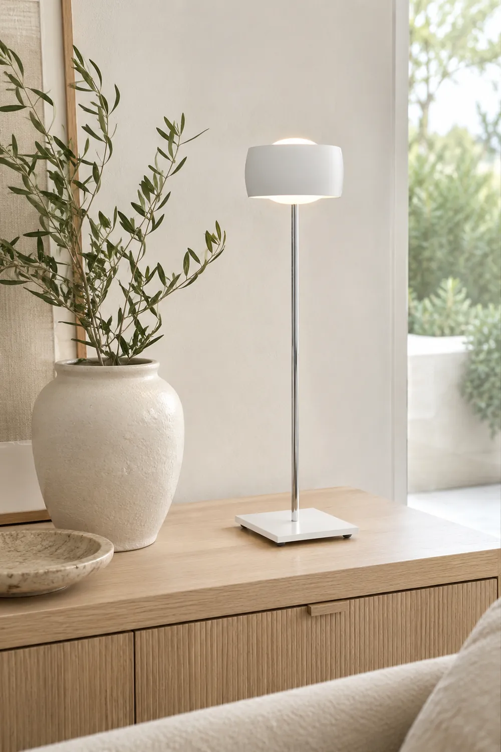 Minimalist Tall Stand Desk Lamp - Lumpaz