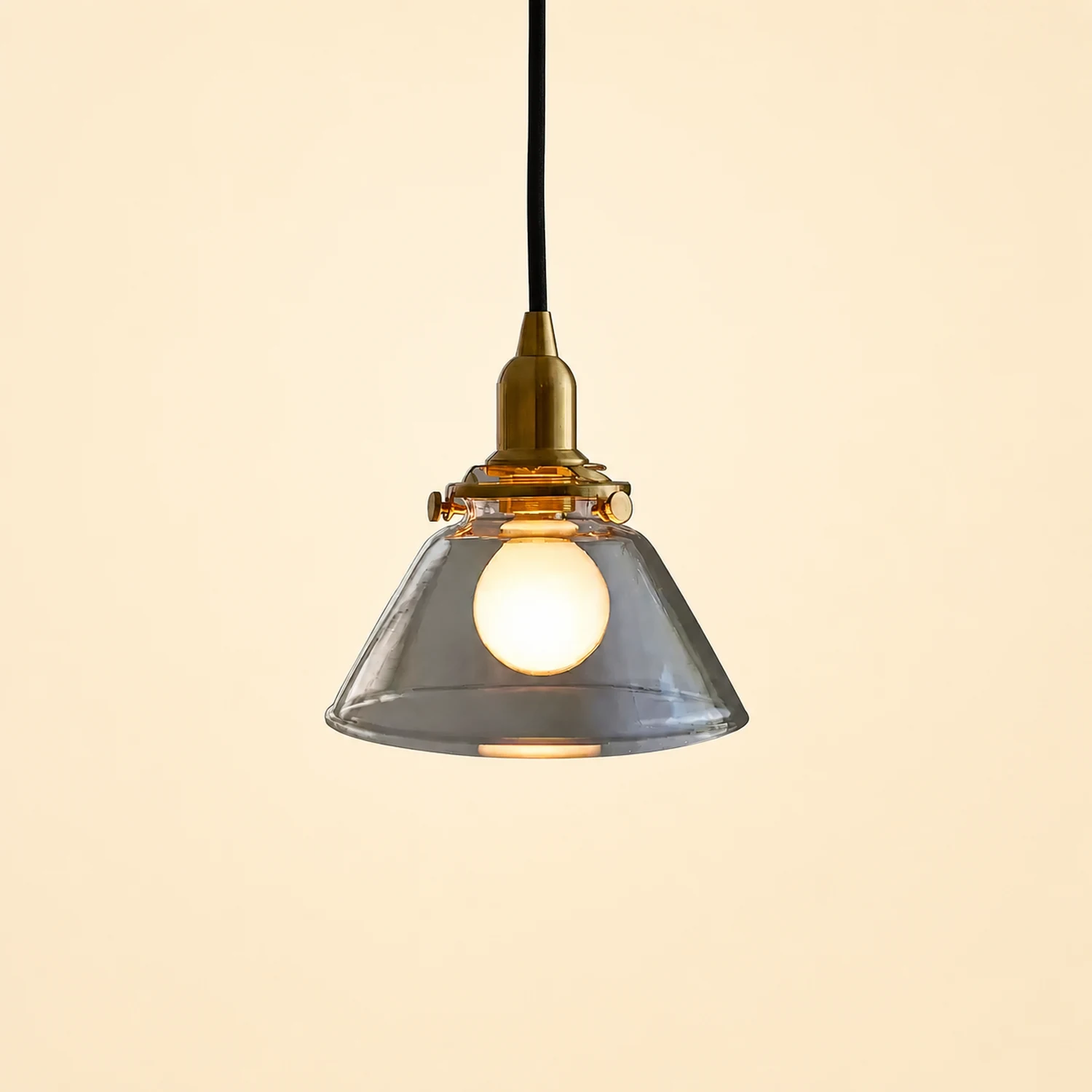Minimalist Cone Shaped Glass Pendant Lamp - Lumpaz