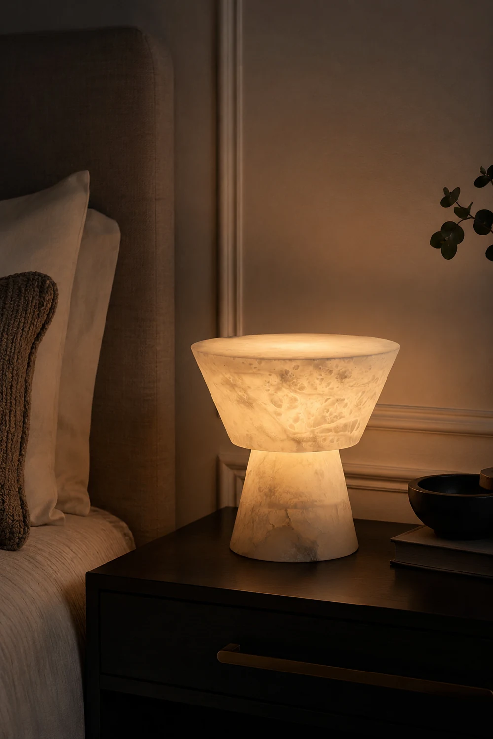 Conical Alabaster Table Lamp - Lumpaz