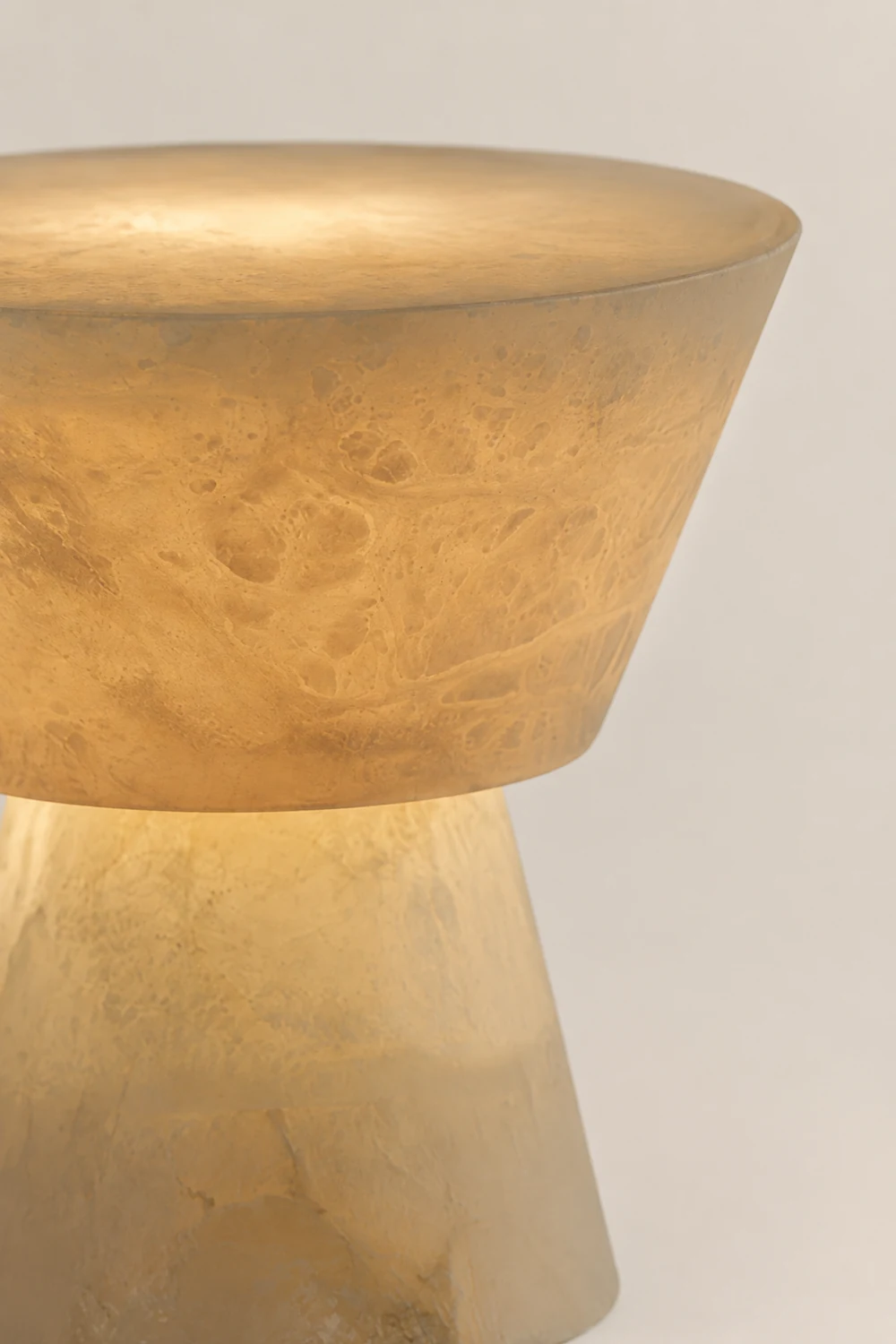 Conical Alabaster Table Lamp - Lumpaz