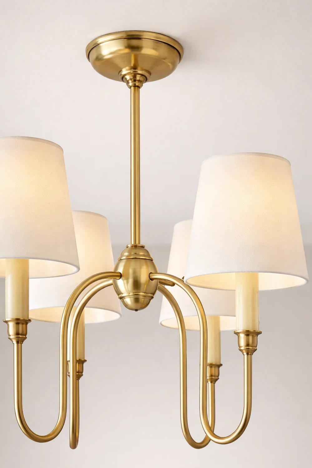 Classic 4-Light Brass Chandelier with Shades - Lumpaz