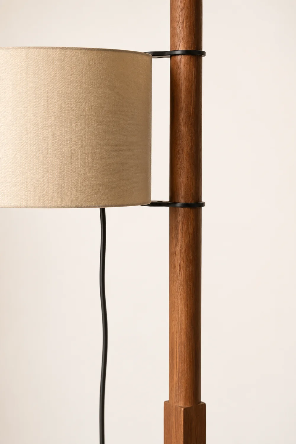 Minimalist Wooden Adjustable Floor Lamp - Lumpaz