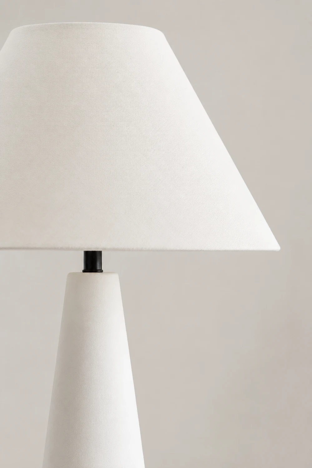Kara Mann Polar Cement Table Lamp - Lumpaz