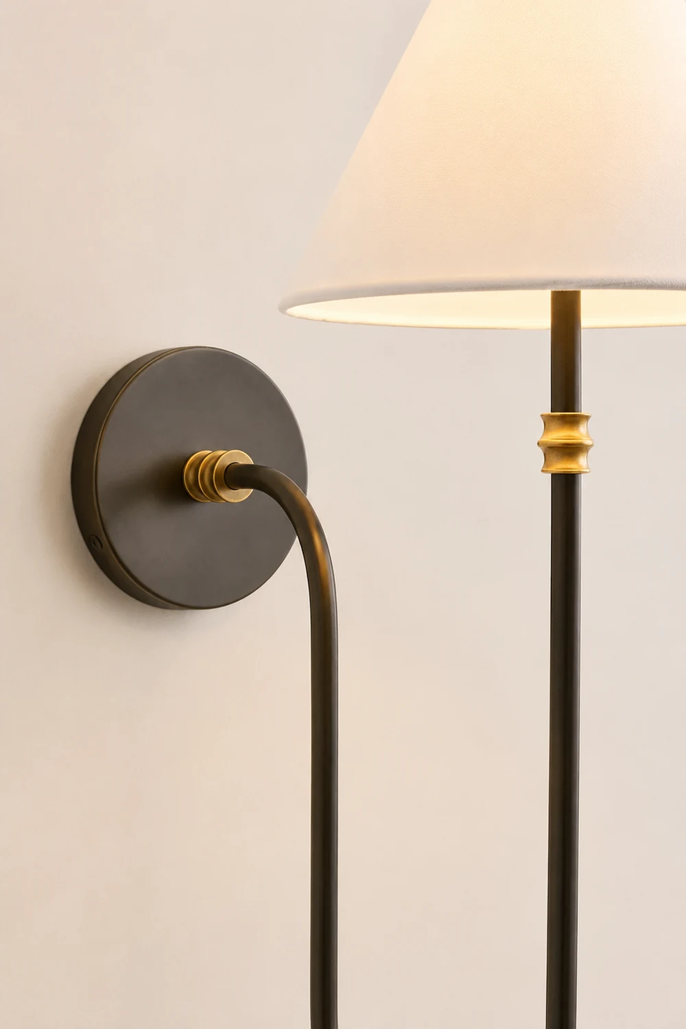 Collins Shaded Wall Light - Lumpaz