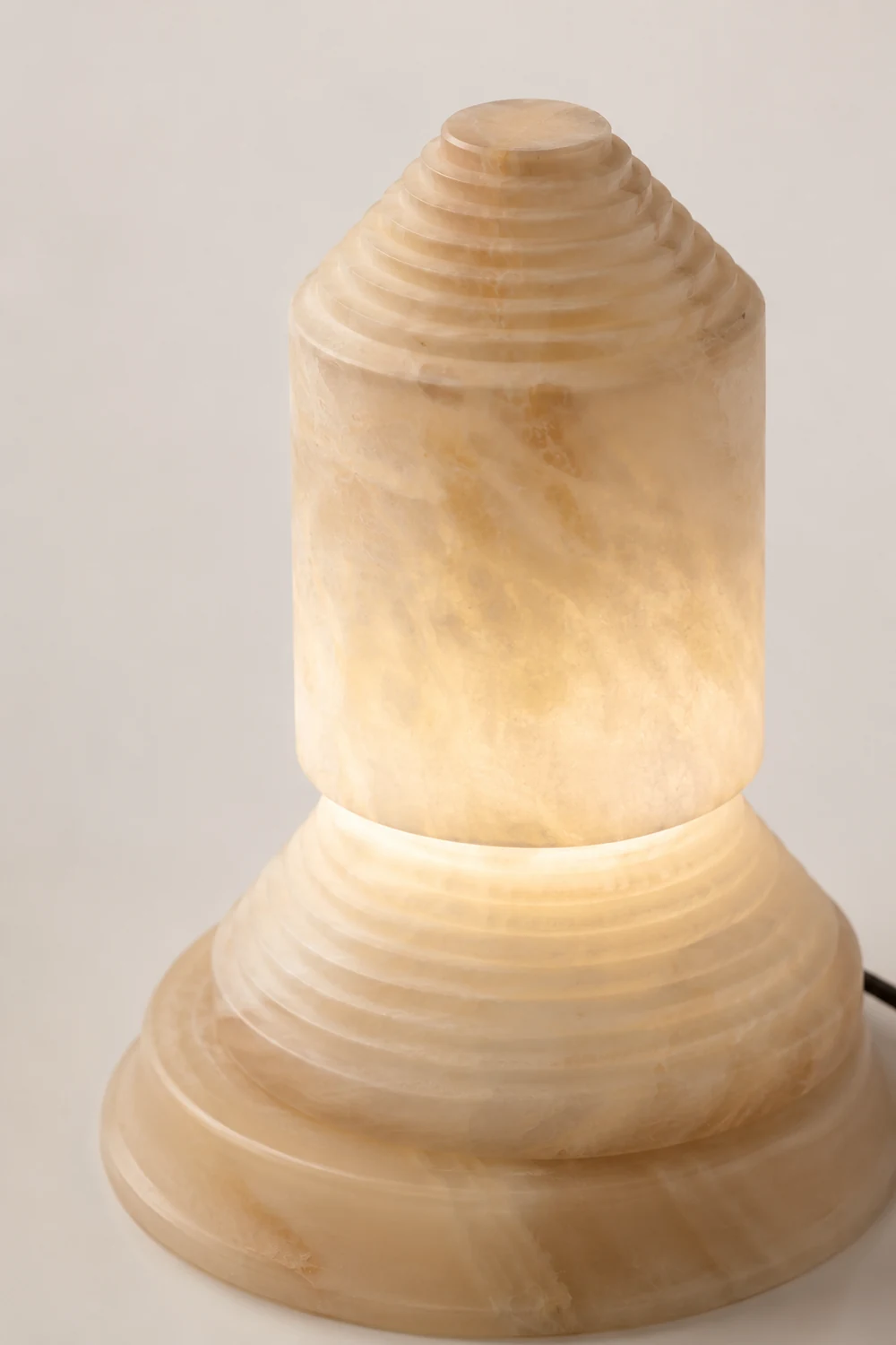 Alabaster Pyramid Table Light - Lumpaz