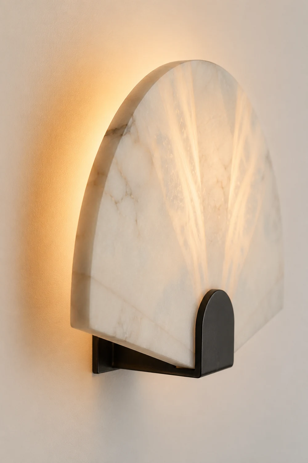 Fan-Shaped Alabaster Wall Light - Lumpaz