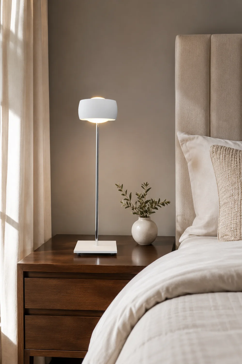 Minimalist Tall Stand Desk Lamp - Lumpaz