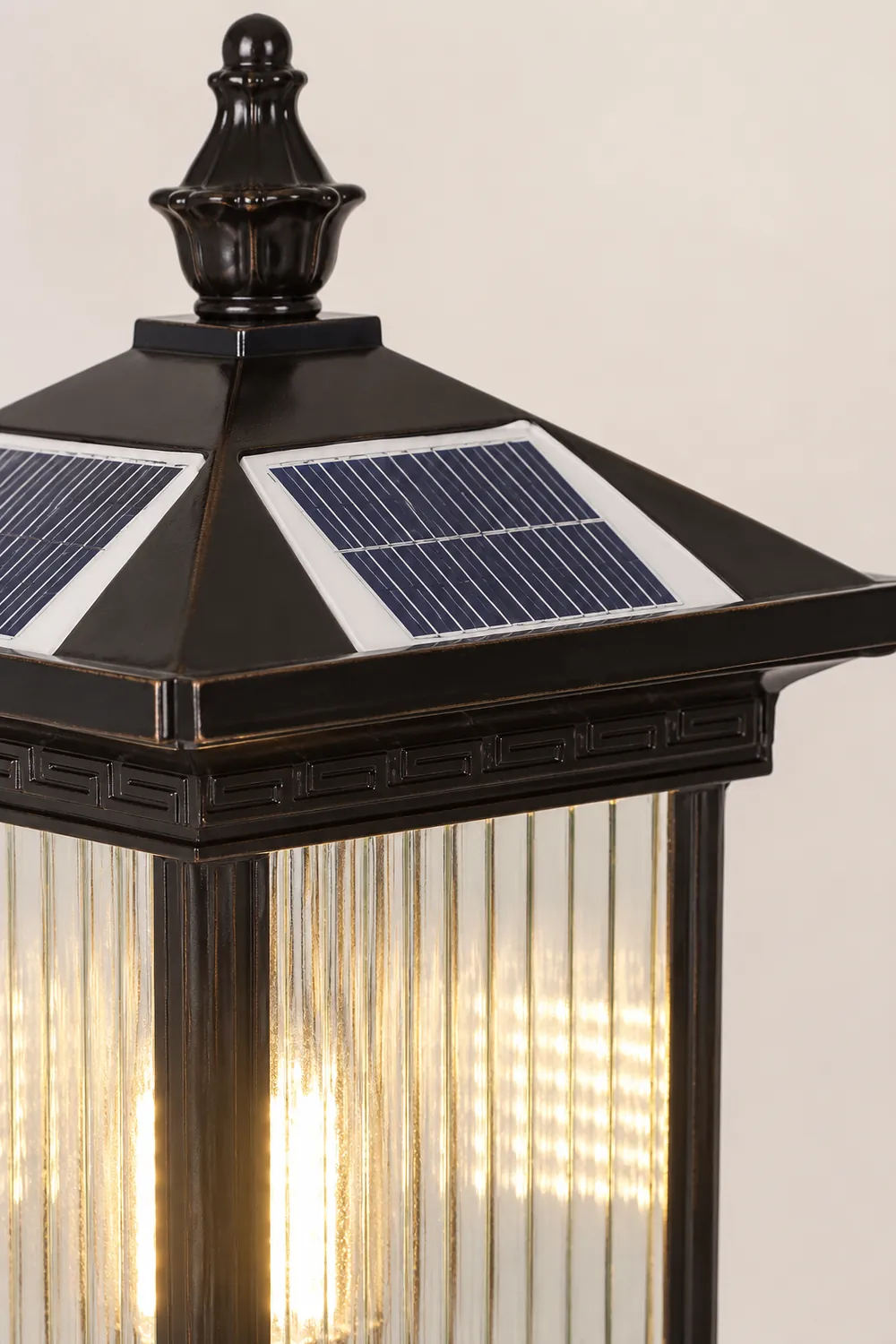 Solar Classic Lantern Solar Outdoor Light - Lumpaz